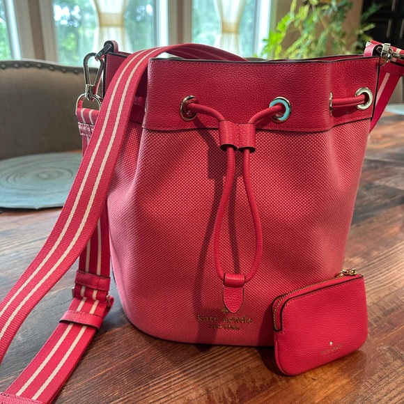 Kate Spade Bucket Crossbody - Picture 4 of 11